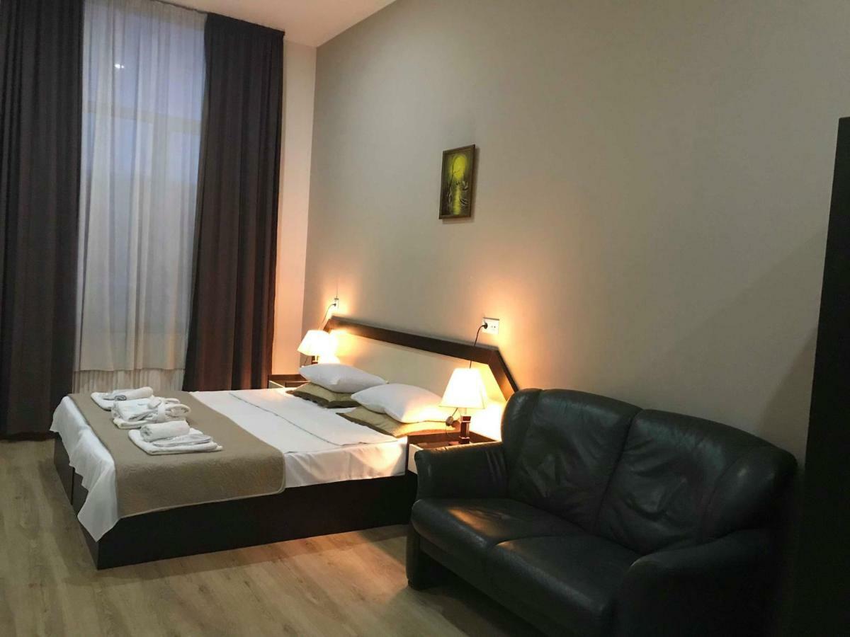 Getaway Hotel Тбилиси Экстерьер фото